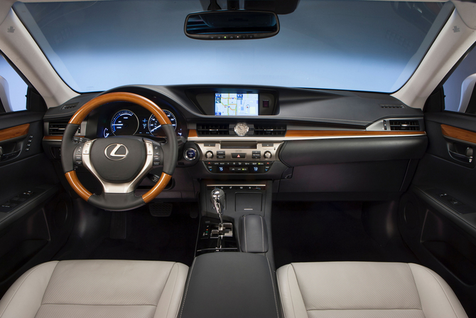 Next Generation Lexus ES Offered as Hybrid with Brand New Styling Next Generation Lexus ES Offered as Hybrid with Brand New Styling