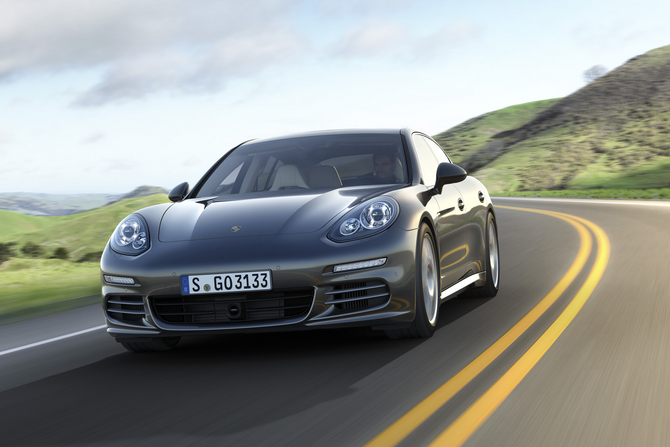 The V6 biturbo replaces the previous V8 The V6 biturbo replaces the previous V8