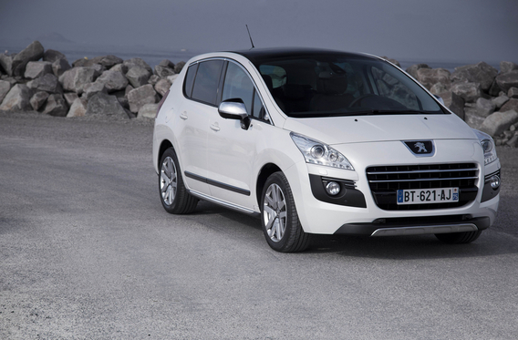 Peugeot 3008 Crossover 1.6 e-HDi EGC Exclusive Peugeot 3008 Crossover 1.6 e-HDi EGC Exclusive
