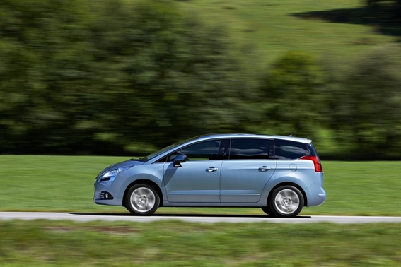 Peugeot 5008 HDi e-HDi FAP STOP&START Active Peugeot 5008 HDi e-HDi FAP STOP&START Active