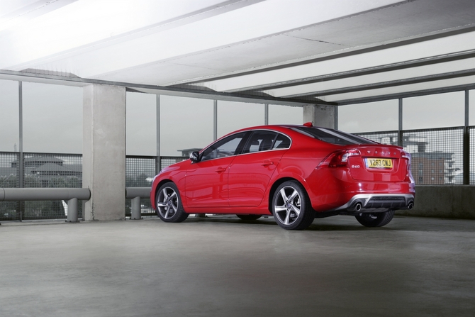 Volvo S60 D5 R-Design Momentum Volvo S60 D5 R-Design Momentum