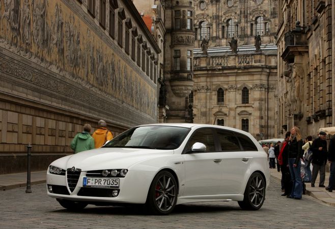 Alfa Romeo 159 Sportwagon 2.0 JTDm 170 TI Alfa Romeo 159 Sportwagon 2.0 JTDm 170 TI