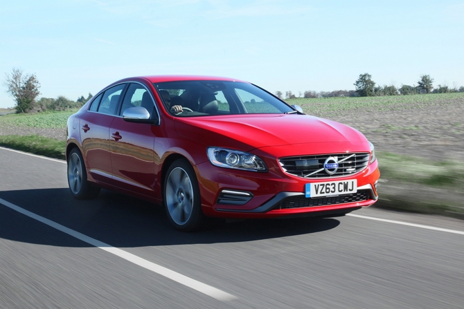 Volvo S60 D5 R-Design Momentum AWD Powershift Volvo S60 D5 R-Design Momentum AWD Powershift