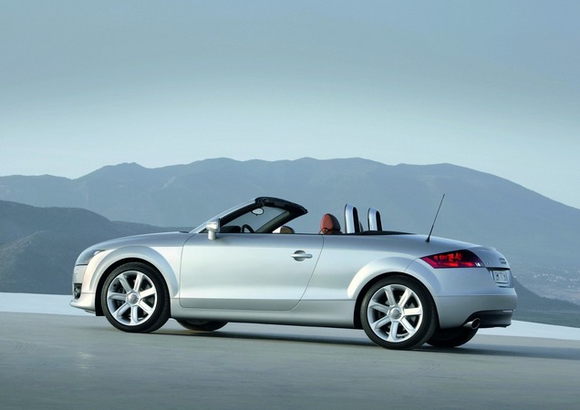 Audi TT Roadster 2.0 TFSI quattro S tronic Audi TT Roadster 2.0 TFSI quattro S tronic