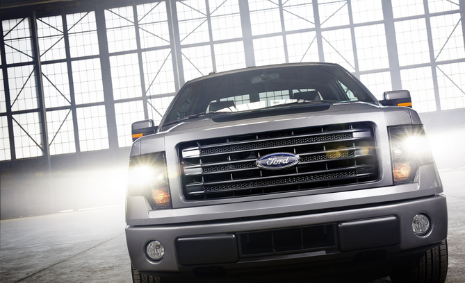 The Tremor comes with standard HID headlights The Tremor comes with standard HID headlights