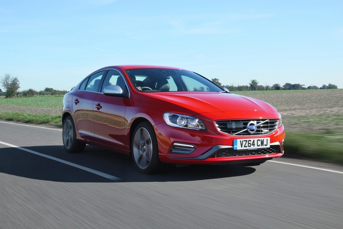 Volvo S60 D2 R-Design Momentum Volvo S60 D2 R-Design Momentum