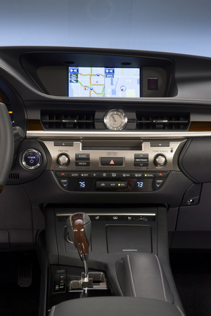 Next Generation Lexus ES Offered as Hybrid with Brand New Styling Next Generation Lexus ES Offered as Hybrid with Brand New Styling
