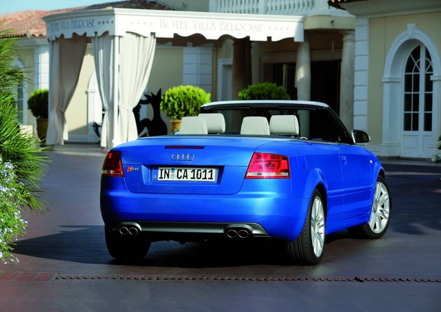 Audi S4 Cabriolet 4.2 V8 quattro Audi S4 Cabriolet 4.2 V8 quattro