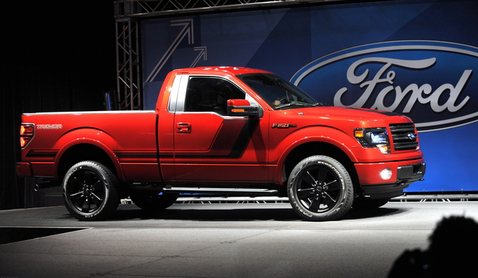 It also has black wheels It also has black wheels