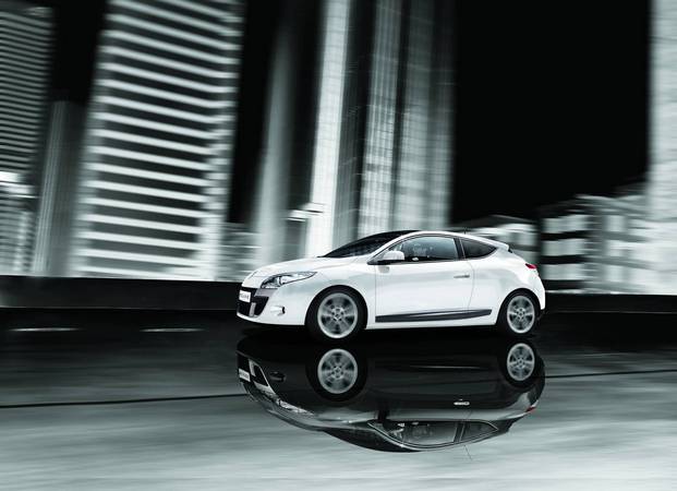 Renault Laguna Coupé dCi 150 FAP Night & Day Renault Laguna Coupé dCi 150 FAP Night & Day