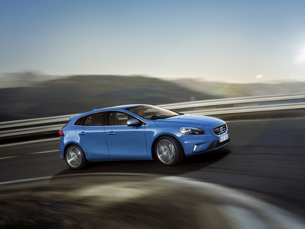 O V40 R-Design recebe uma suspensão configurada pela Polestar O V40 R-Design recebe uma suspensão configurada pela Polestar