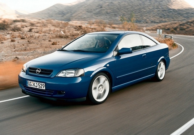Opel Astra Coupe 2.2 16V Automatic Opel Astra Coupe 2.2 16V Automatic
