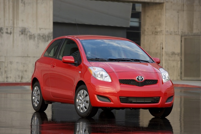 Toyota Yaris Liftback 3-Door AT Toyota Yaris Liftback 3-Door AT