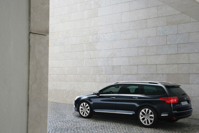 Citroën C5 Tourer 3.0HDI V6 FAP Exclusive Aut. Citroën C5 Tourer 3.0HDI V6 FAP Exclusive Aut.