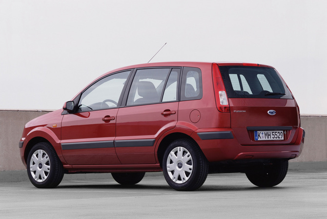 Ford Fusion + 1.6i Ford Fusion + 1.6i