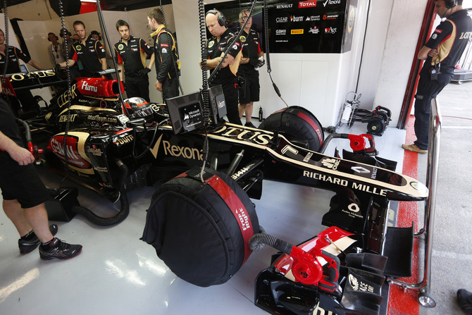 Raikkonen is now just four points away from Vettel in the World Drivers' Championship Raikkonen is now just four points away from Vettel in the World Drivers' Championship
