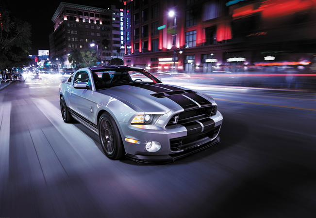 Hoje em dia o Mustang continua a tentar oferecer aos consumidores uma combinação de potência a preço acessível Hoje em dia o Mustang continua a tentar oferecer aos consumidores uma combinação de potência a preço acessível