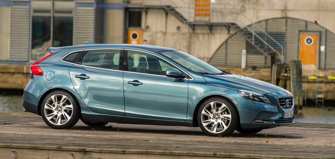 Volvo V40 D4 Kinetic Geartronic Volvo V40 D4 Kinetic Geartronic