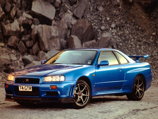 Nissan GT-R Coupe 3.8 V6 Nissan GT-R Coupe 3.8 V6