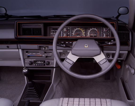 Nissan Bluebird Hardtop 1800 SSS-E Nissan Bluebird Hardtop 1800 SSS-E