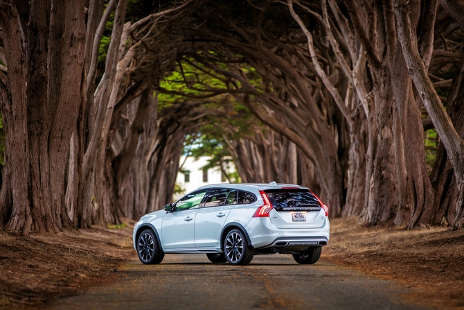 Volvo V60 Cross Country T5 AWD Geartronic Volvo V60 Cross Country T5 AWD Geartronic