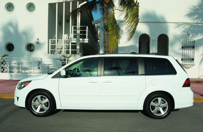 Volkswagen Routan SEL Premium Volkswagen Routan SEL Premium