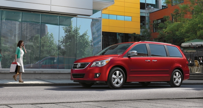 Volkswagen Routan SE Volkswagen Routan SE