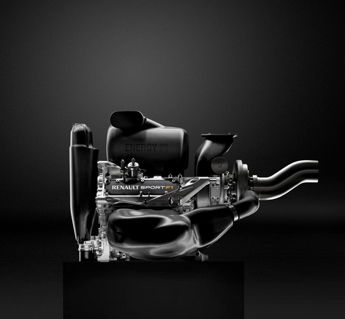 O motor da Renault não mostra tanto quanto o da Mercedes O motor da Renault não mostra tanto quanto o da Mercedes