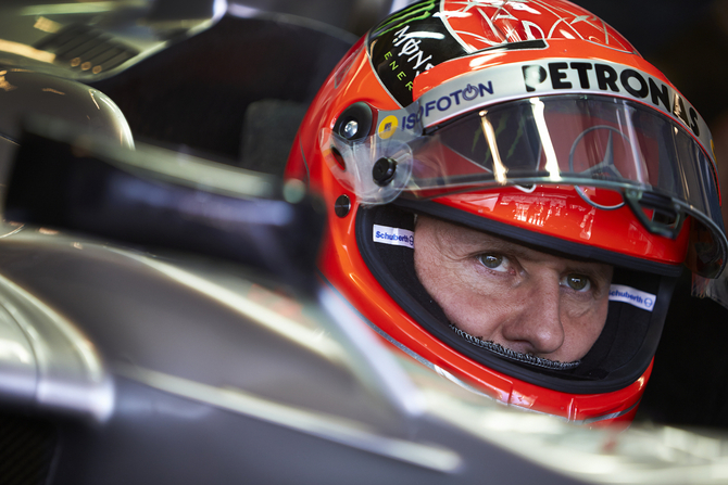 Schumacher sofreu um traumatismo craniano grave e entrou em coma Schumacher sofreu um traumatismo craniano grave e entrou em coma