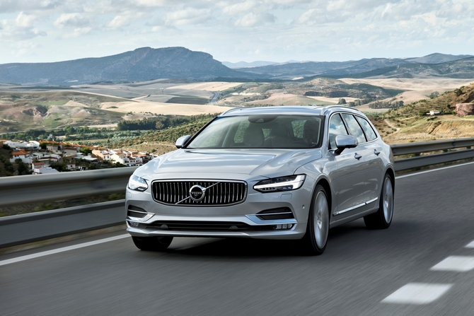 Volvo V90 D4 Momentum Business Geartronic Volvo V90 D4 Momentum Business Geartronic