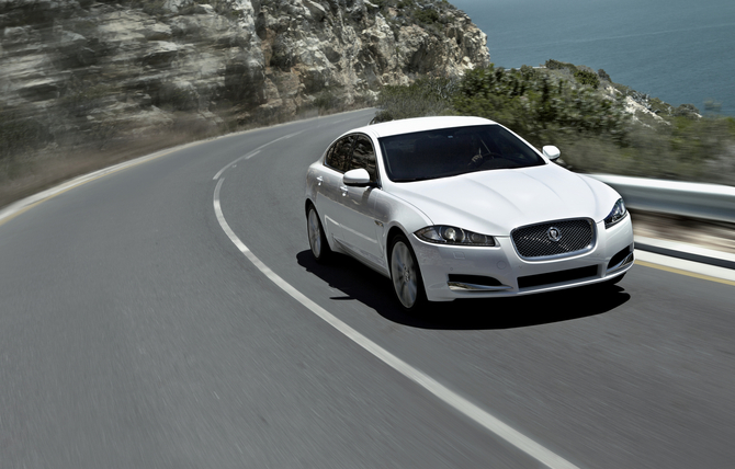 Jaguar XF 5.0 V8 S Premium Luxury Jaguar XF 5.0 V8 S Premium Luxury