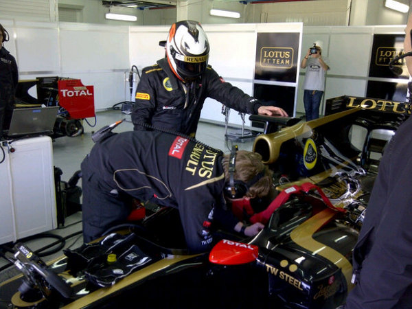 Raikkonen Takes to the Track for the First Time for Lotus Raikkonen Takes to the Track for the First Time for Lotus