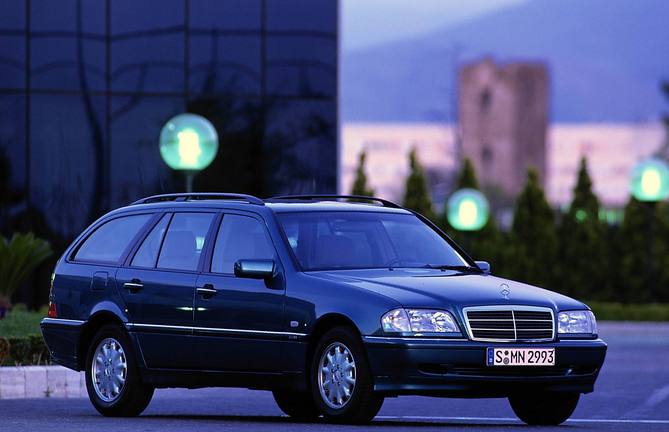 Mercedes-Benz C 200 Diesel Station Wagon AT Mercedes-Benz C 200 Diesel Station Wagon AT
