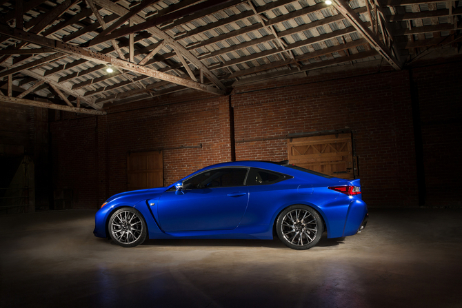 Weltpremiere des Lexus RC F in Detroit Weltpremiere des Lexus RC F in Detroit