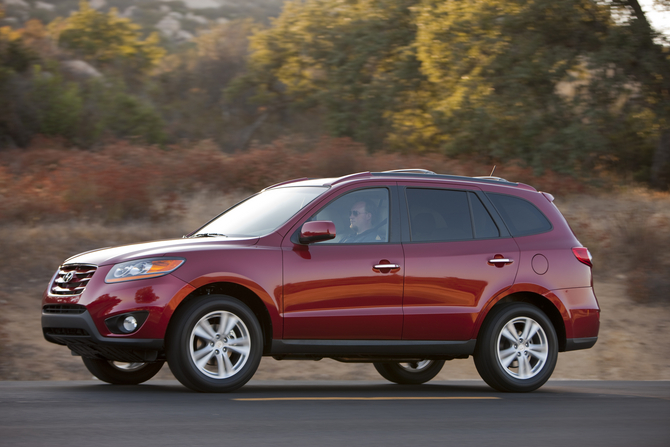 Hyundai Santa Fe GLS 2.4 Manual FWD Hyundai Santa Fe GLS 2.4 Manual FWD