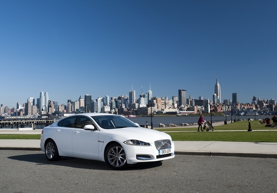 Jaguar XF 2.0 i4 Premium Luxury Jaguar XF 2.0 i4 Premium Luxury