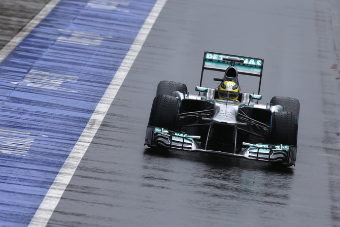 Mercedes shows again that for one lap it is fastest Mercedes shows again that for one lap it is fastest