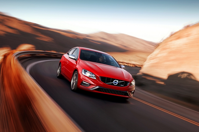 Volvo S60 D4 R-Design Geartronic Volvo S60 D4 R-Design Geartronic