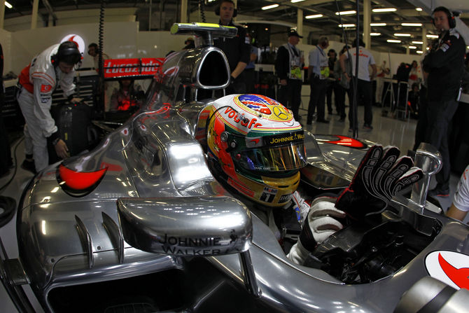 Hamilton mais rápido na segunda sessão de treinos Hamilton mais rápido na segunda sessão de treinos