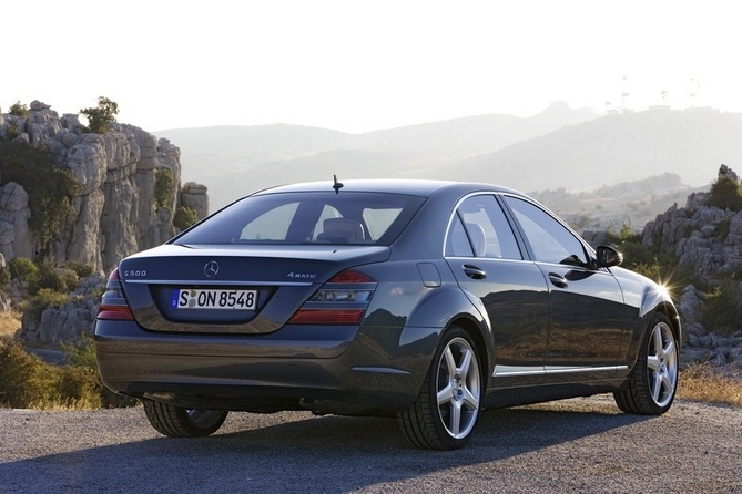 Mercedes-Benz S 500 4MATIC Mercedes-Benz S 500 4MATIC
