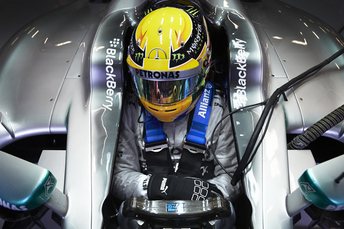 Rosberg beneficiou de problemas de Hamilton e Vettel para conquistar vitória em Silverstone Rosberg beneficiou de problemas de Hamilton e Vettel para conquistar vitória em Silverstone
