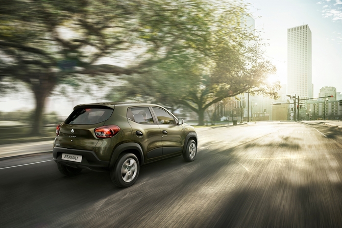 The vehicle has a design with SUV inspiration that includes plastic body clading in the lower parts of the body The vehicle has a design with SUV inspiration that includes plastic body clading in the lower parts of the body