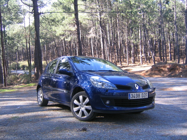 Renault Clio III 1.6 Automatic Renault Clio III 1.6 Automatic