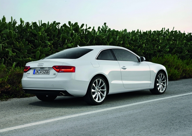Audi A5 Coupé 3.0 V6 TDI quattro Audi A5 Coupé 3.0 V6 TDI quattro