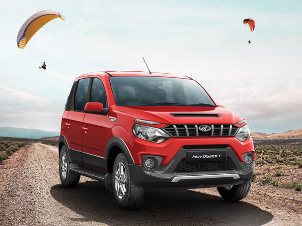 Mahindra NuvoSport N8 Mahindra NuvoSport N8