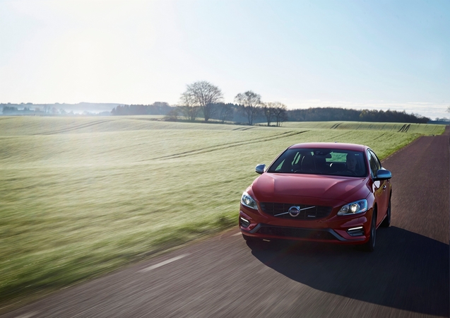 Volvo S60 T3 R-Design Momentum Geartronic Volvo S60 T3 R-Design Momentum Geartronic