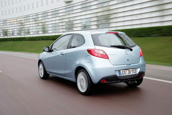 Mazda 2 MZR 1.3 Comfort 86cv Mazda 2 MZR 1.3 Comfort 86cv