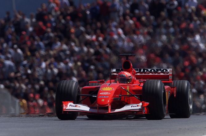 Os carros vermelhos da Ferrari são os que jogam em casa em Monza Os carros vermelhos da Ferrari são os que jogam em casa em Monza