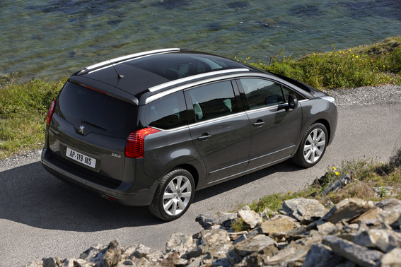 Peugeot 5008 Allure 1.6 HDi CVM6 JLL 18