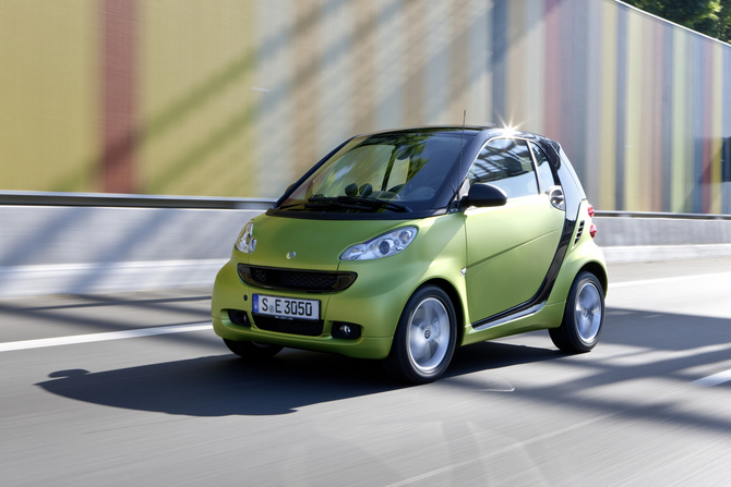 smart fortwo coupé 61hp pure mhd (FL) smart fortwo coupé 61hp pure mhd (FL)